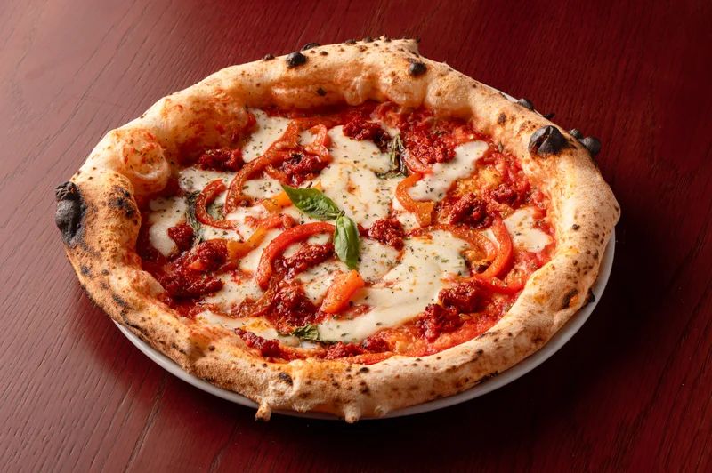 'Nduja csípős nápolyi pizza kaliforniai paprikával, 21. kerület