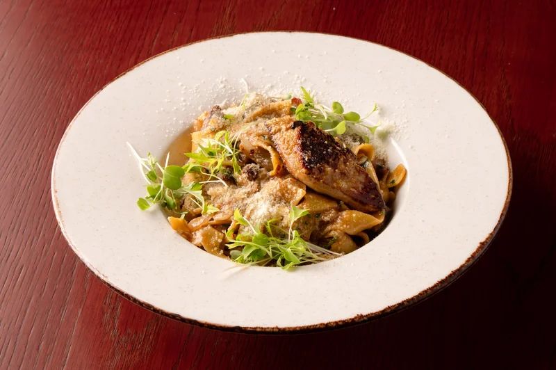 Pappardelle bélszínnel, vargányával és kacsamájjal, Cavallino Csepel