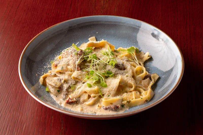 Kézműves tagliatelle kacsamellel, olasz étterem Csepel