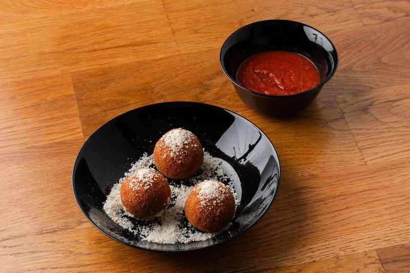 Arancini Pomodori paradicsomos rizsgolyó, Fermento Budapest I. kerület