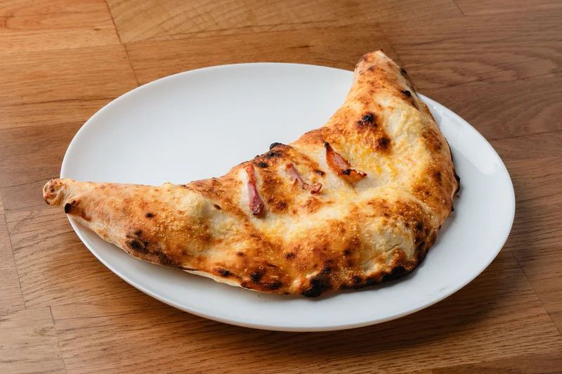 Carbonara calzone pancettával és tojással, Fermento Budapest 1. kerület