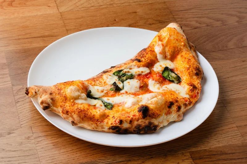 Cotto e Funghi calzone sonkával és gombával, Fermento Budapest I. ker.