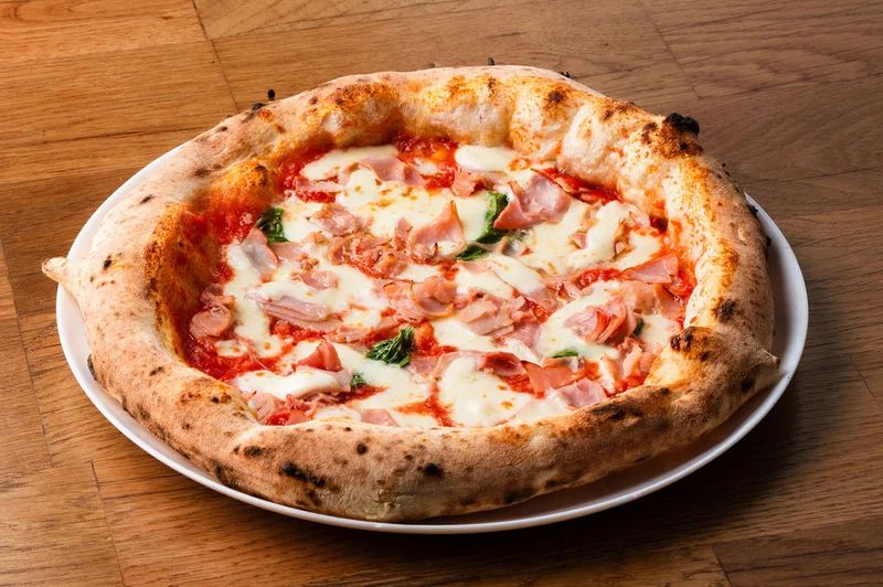 Cotto sonkás nápolyi pizza, Fermento pizzéria Budapest I. kerület