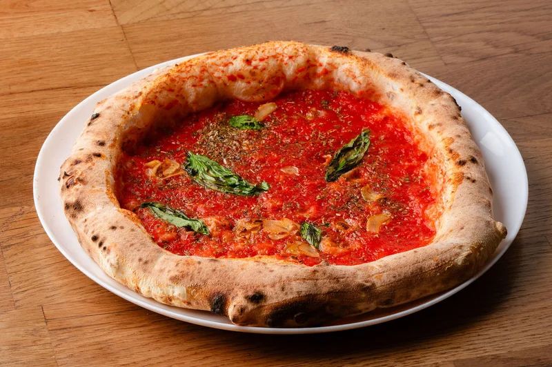 Marinara pizza fokhagymával és oregánóval, Fermento pizzéria Buda